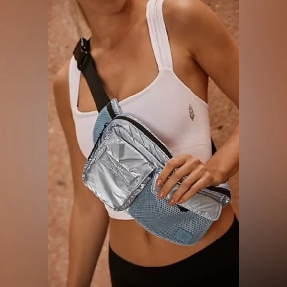 Free People Courtside Cargo Sling Bag NEW - Picture 1 of 17